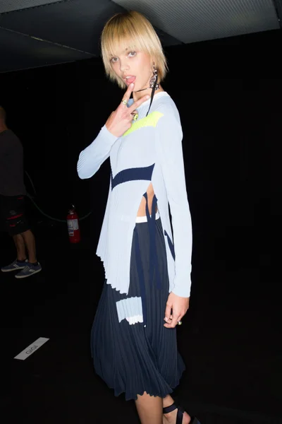Look 60